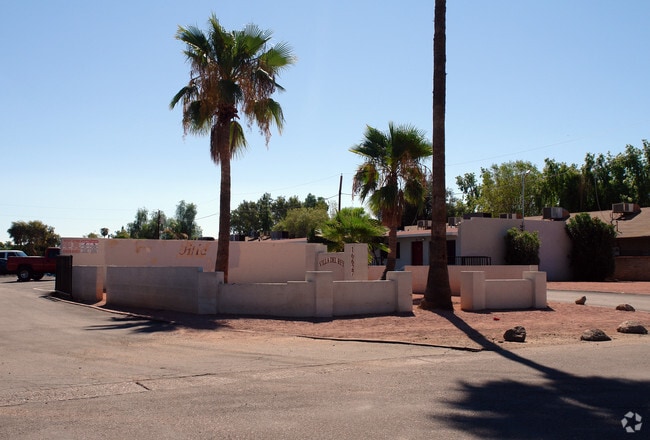 Building Photo - Villa Del Rey
