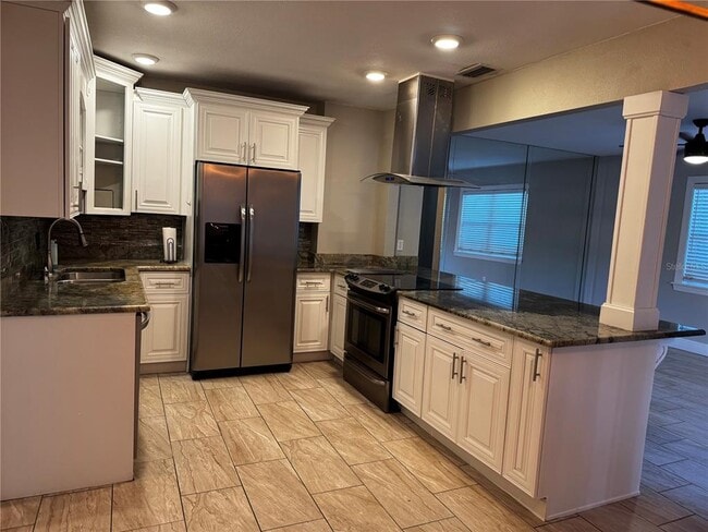 Building Photo - 3115 S Manhattan Ave