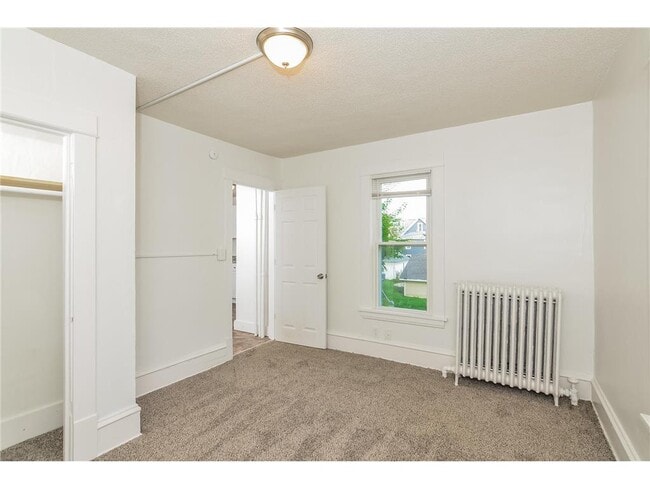 Building Photo - 250 N Irving Ave