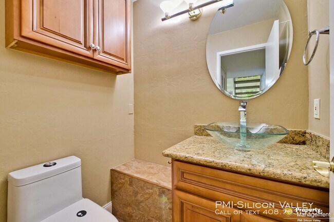 Building Photo - 520 S Cascade Terrace