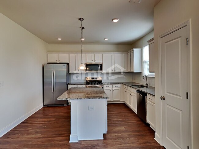 Building Photo - 410 Levon Ct