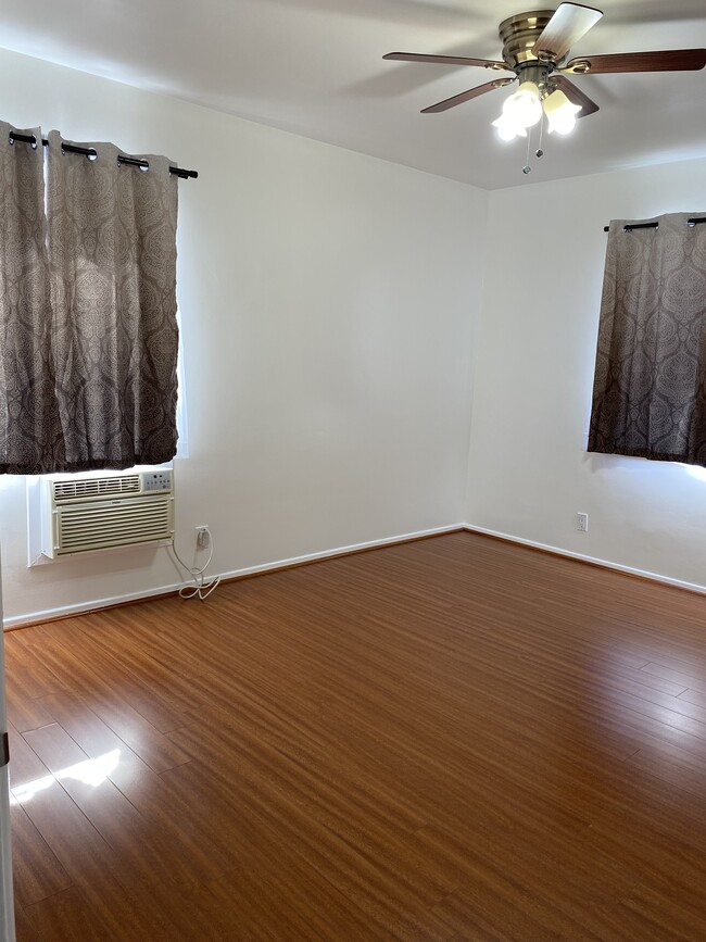 Building Photo - 1820 Verdugo Loma Dr