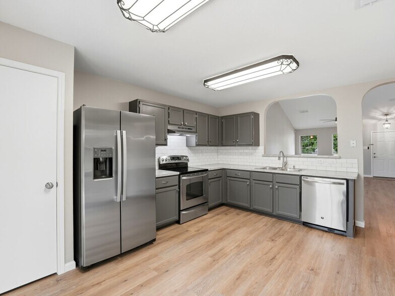 Building Photo - 9127 Spiral Woods
