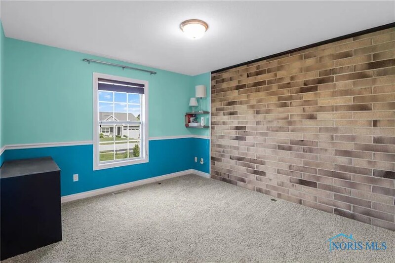 Building Photo - 4733 Lakeside Dr