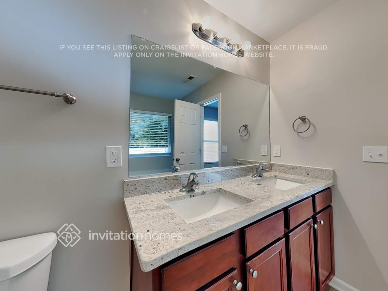 Building Photo - 4 Duck Pond Ct