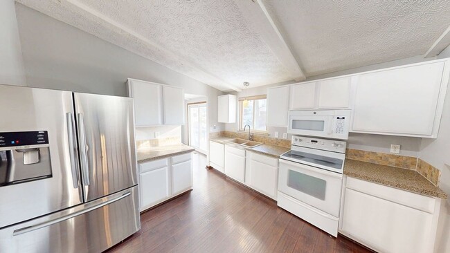 Building Photo - 3919 Quail Hollow Dr