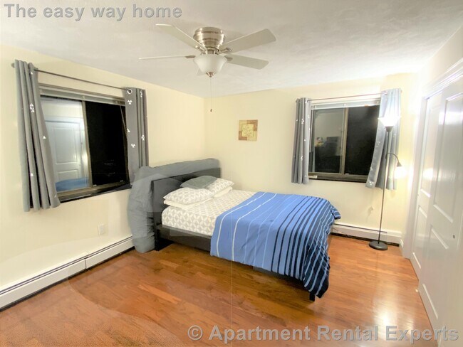 Building Photo - 6 Blair Pl