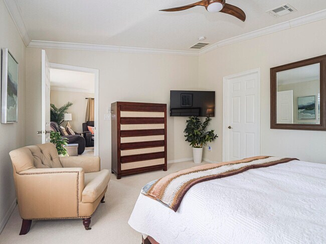 Building Photo - 5520 45th Ave