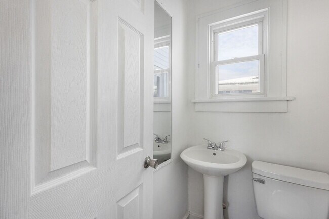 Building Photo - NOW AVAILABLE.  Fully remodeled...