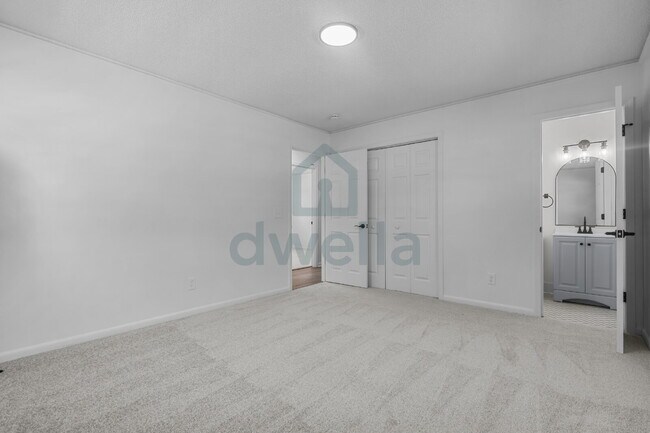 Building Photo - 3-Bedroom (1.5 Baths) Fully Renovated Rental Home in a PRIME Location! Only 6 minutes to Downtown...