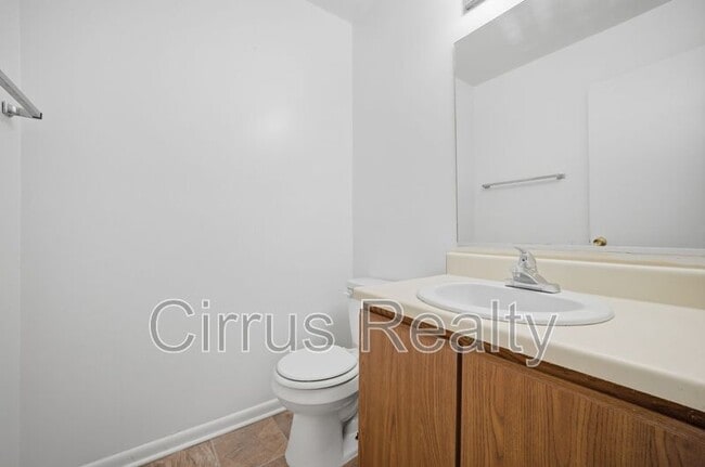 Building Photo - 2724 Peach St