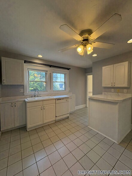 Building Photo - 70 Union St