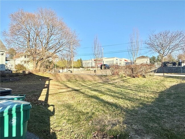 Building Photo - 998 Cass Ave