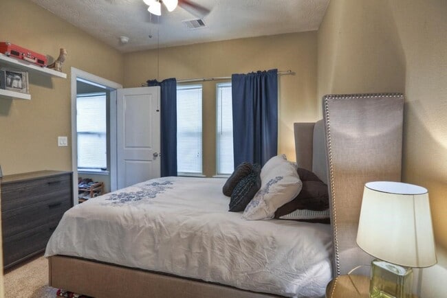 Building Photo - 1315 Birdsall St