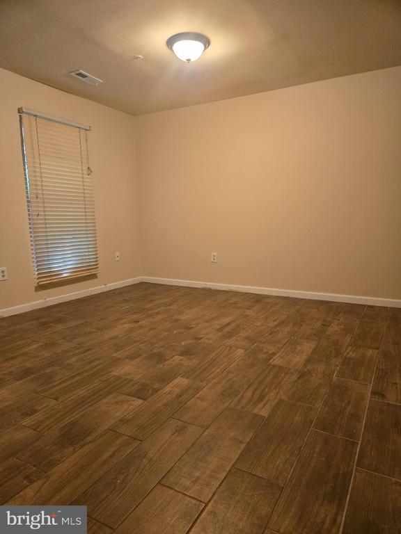 Building Photo - 4725 Pistachio Ln