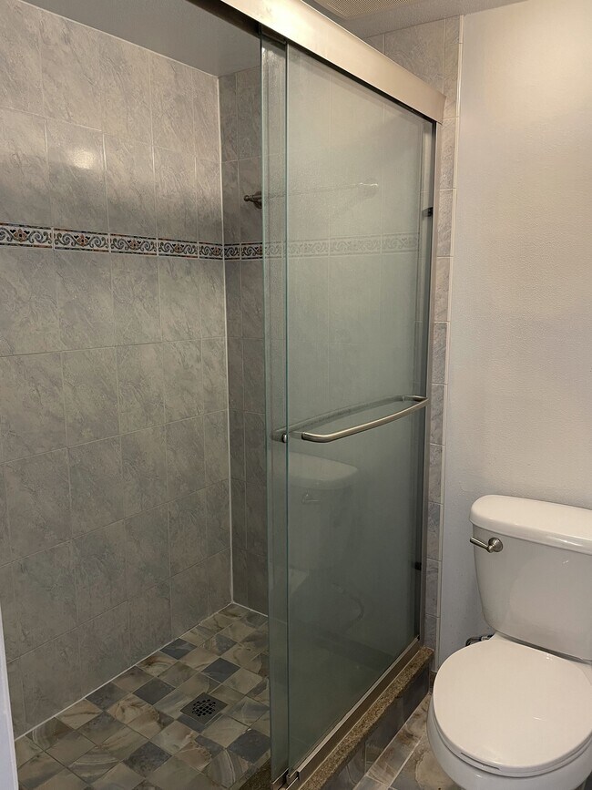 Building Photo - 7 Escondido Cir