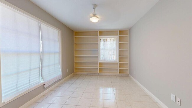 Building Photo - 5243 Indigo St