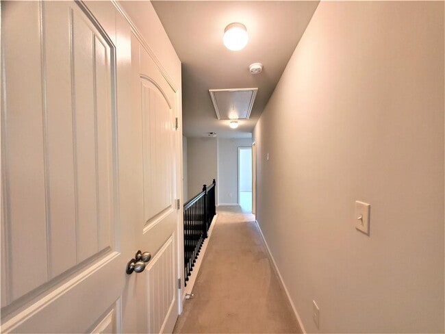 Building Photo - 349 Turtle Creek Dr