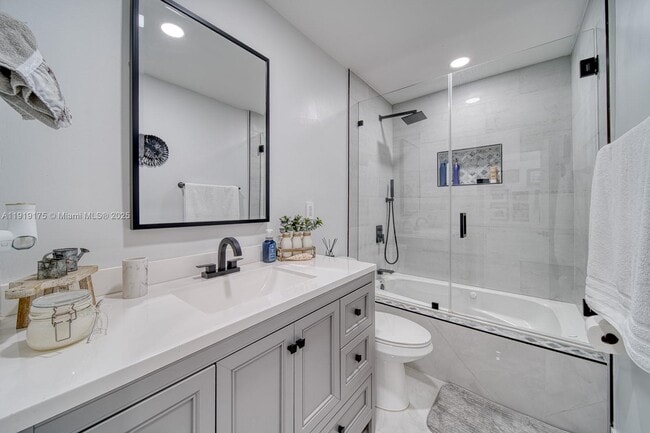 Building Photo - 10520 SW 46th Terrace