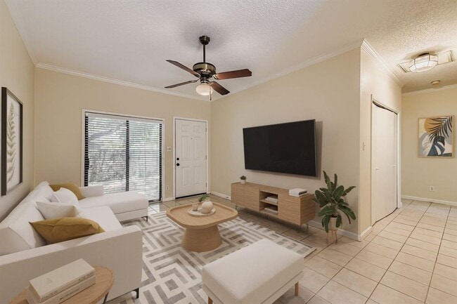 Building Photo - 708 Graham Pl