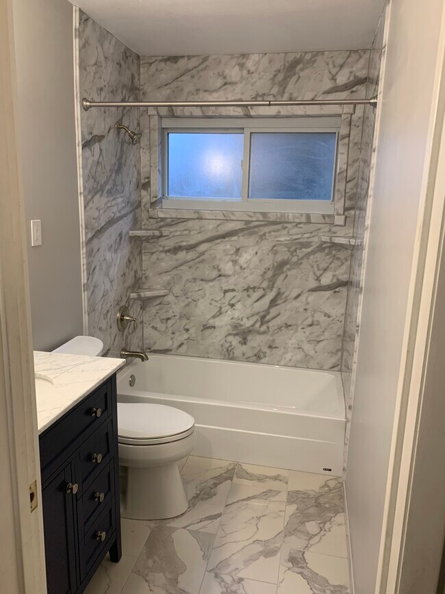 Building Photo - 9434 Sheralee Dr