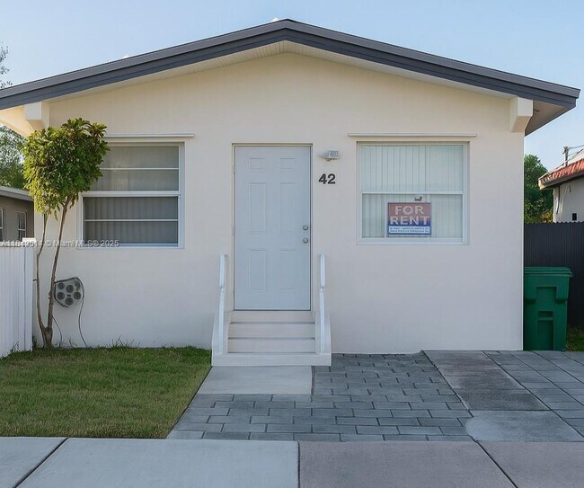 Primary Photo - 42 NW 32nd Ave
