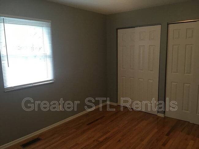 Building Photo - 13 Griffin Dr