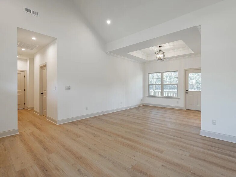 Building Photo - 208 Wheeler Ave