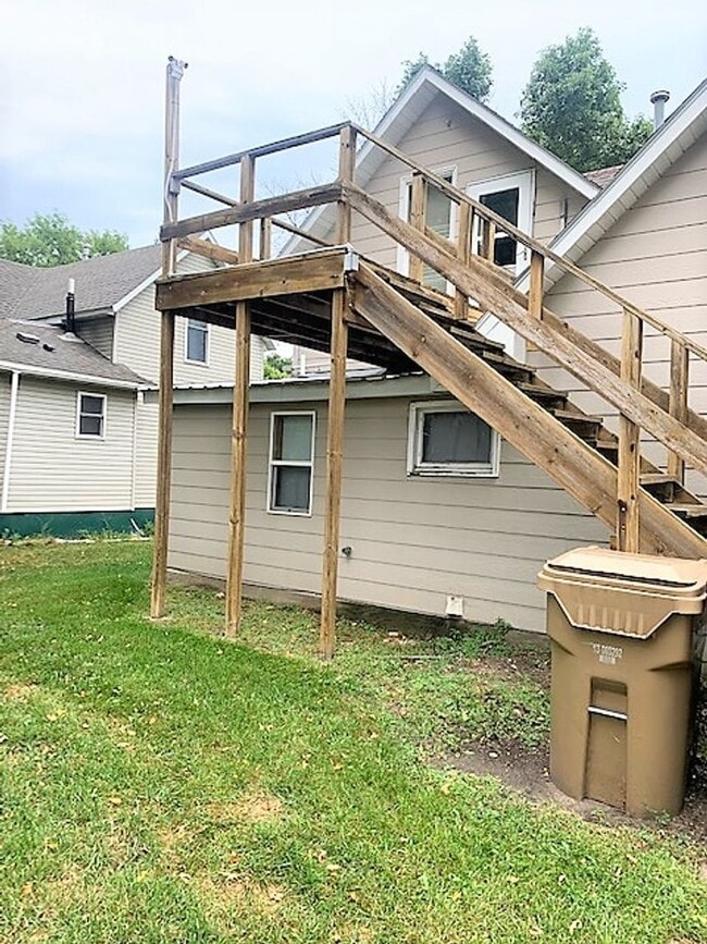 Building Photo - 525 2nd St SE