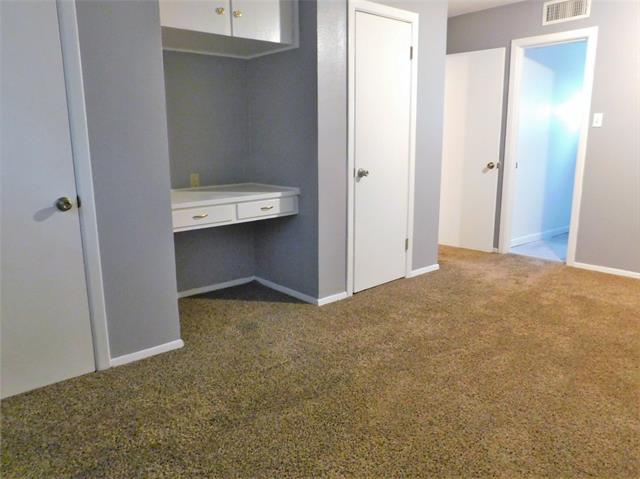 Building Photo - 401 Betchan Dr