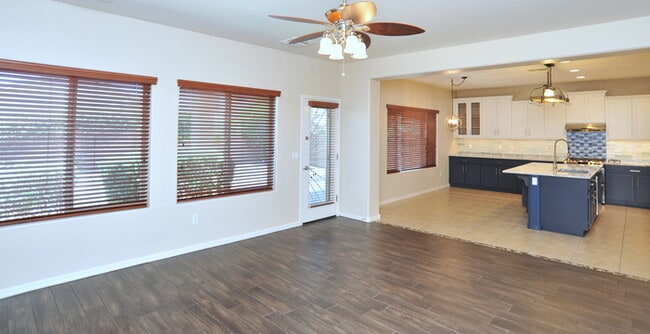 Building Photo - 4 Bedroom, 2.5 Bathroom in Oro Valley