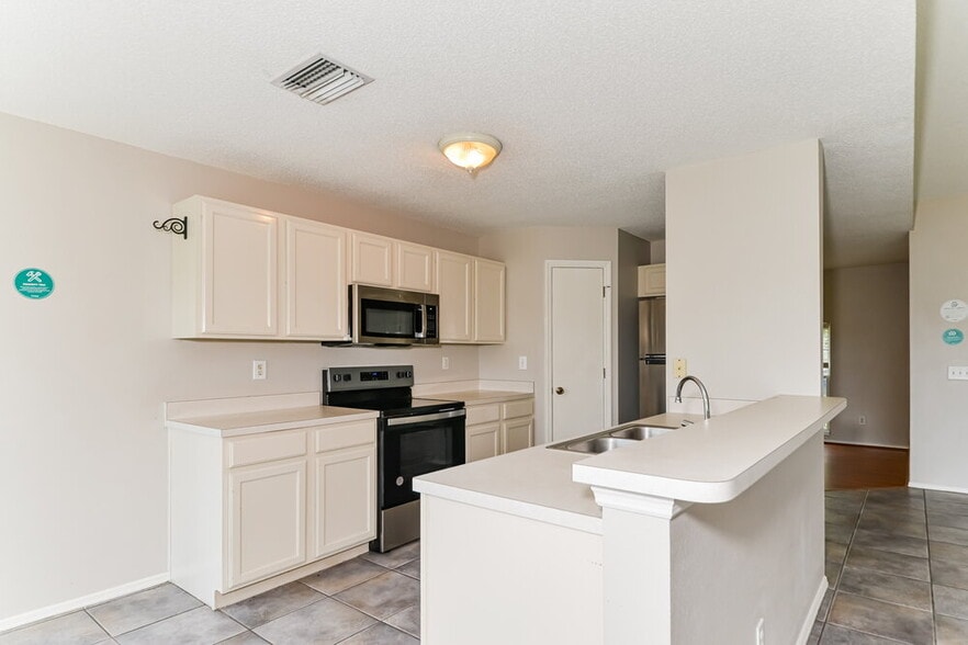 Building Photo - 11782 Shirburn Cir