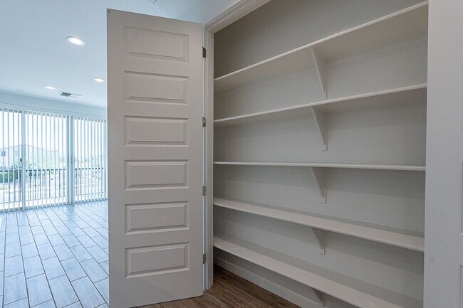 Building Photo - 4641 S Element