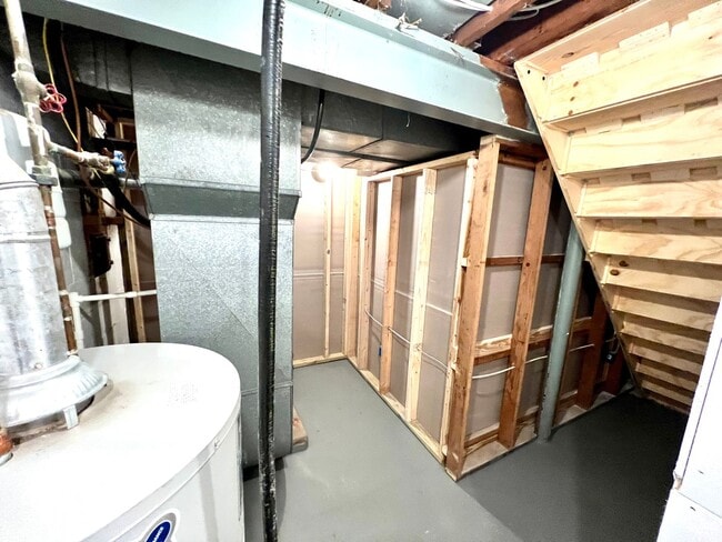 Building Photo - Fantastically updated three bedroom two bath house in the heart of Dormont