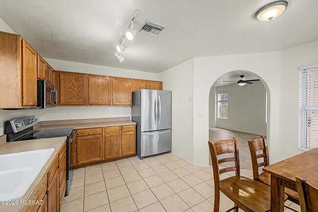 Building Photo - 11525 N Eagle Peak Dr