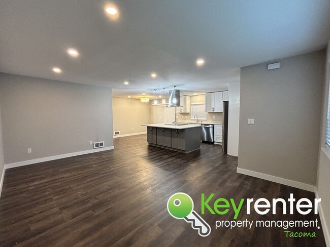 Building Photo - Newly Remodeled 3 Bedroom Home for Rent in Tacoma with Backyard and Garage!