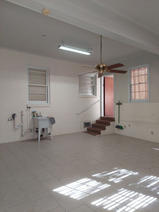 Building Photo - Heart of Midtown