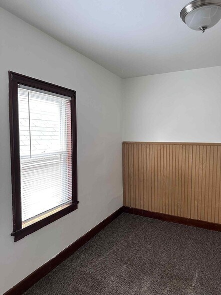 Bedroom - 322 S 9th St
