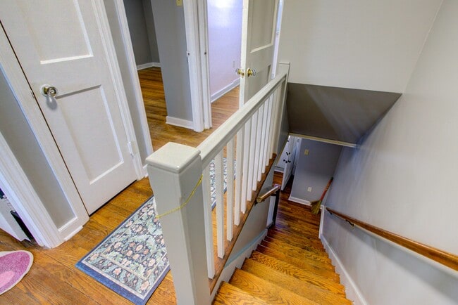 Building Photo - 824 Wabank St