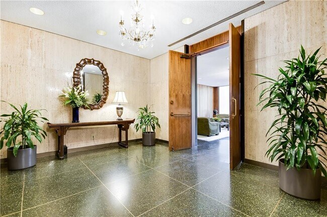 Building Photo - 1122 Colorado St