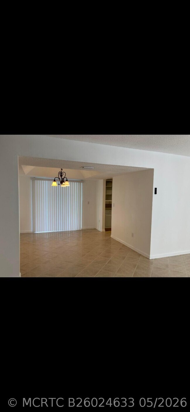 Building Photo - 1243 Kinglet Terrace