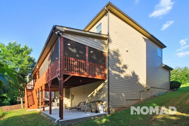 Building Photo - Stunning 6BR House in Cumming