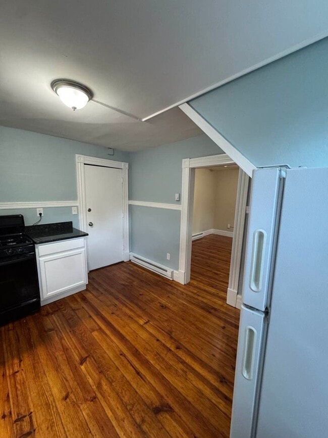Building Photo - Charming 1-Bedroom Apartment in Russell, MA