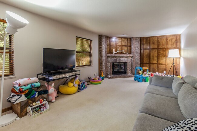 Building Photo - 3 Bedroom 2.5 Bath in Parkwood, Fort Collins