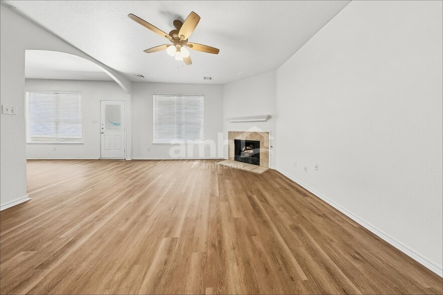 Building Photo - 11741 Cottontail Dr