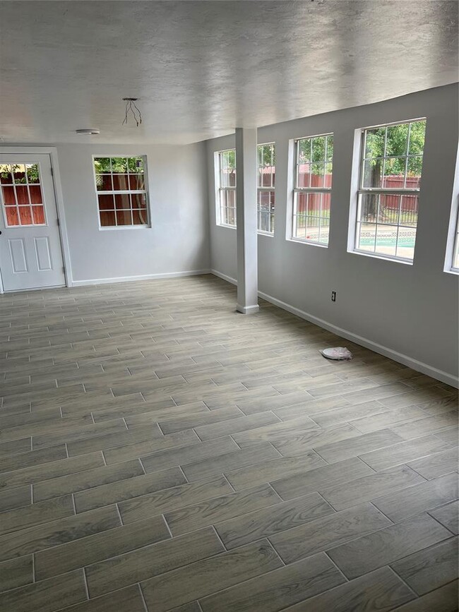 Building Photo - 4725 NW 60th St