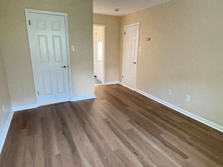 Building Photo - 269 Wood Stream Ct