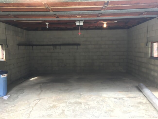 Building Photo - Worthington Schools.  Blocks from downtown.