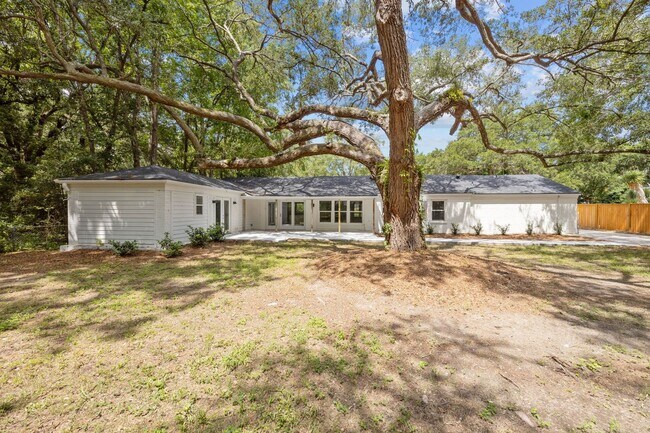 Building Photo - Impeccably Renovated Brick Ranch on James ...