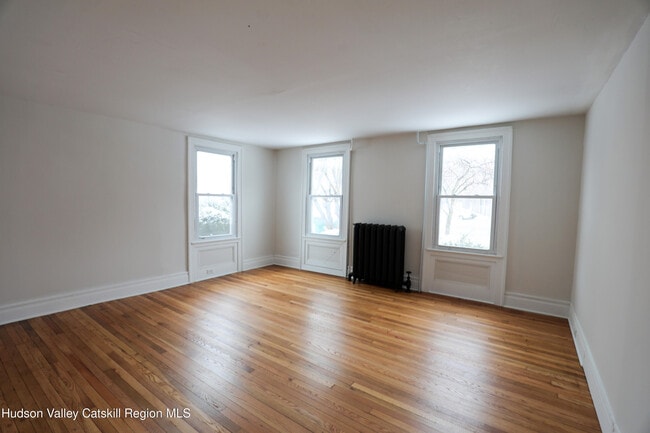 Building Photo - 180 Broadway